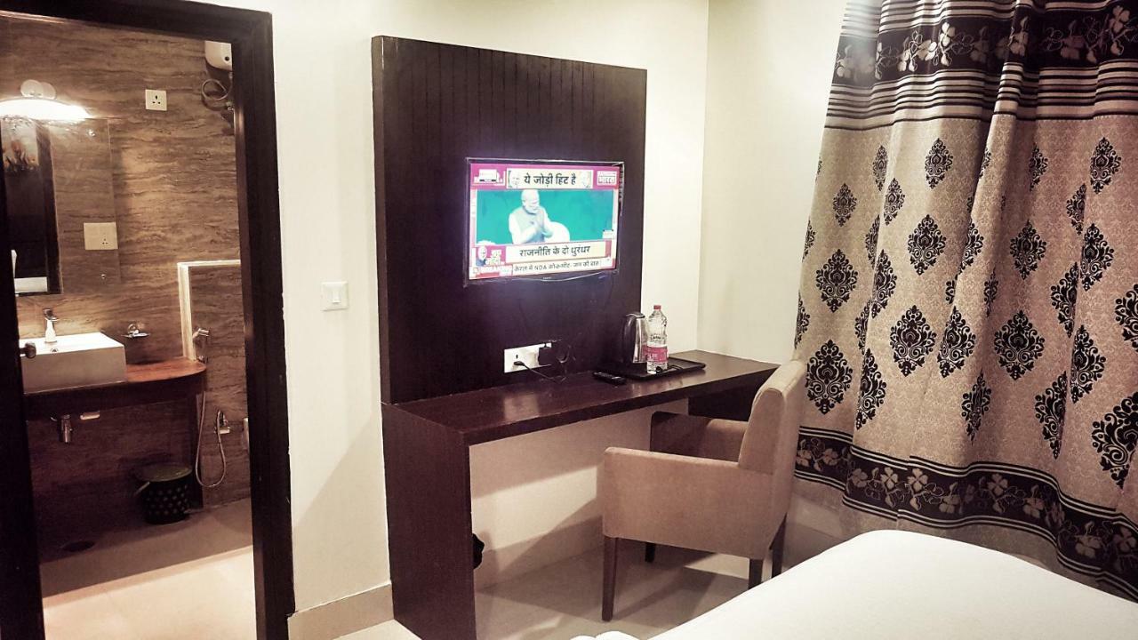 Airport Hotel Delhi Aerocity, 15 Mins Yashobhoomi Új-Delhi Kültér fotó